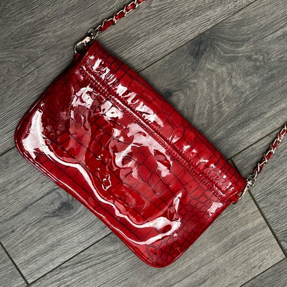 avon red faux alligator crossbody purse Glam, Holiday style, night out! - Picture 4 of 7